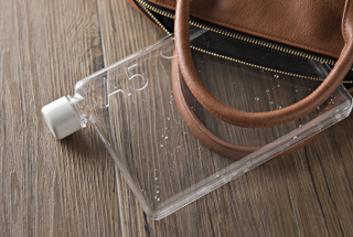 Illustration for article titled This Flat-Pack Water Bottle Can Squeeze Inside a Laptop Bag